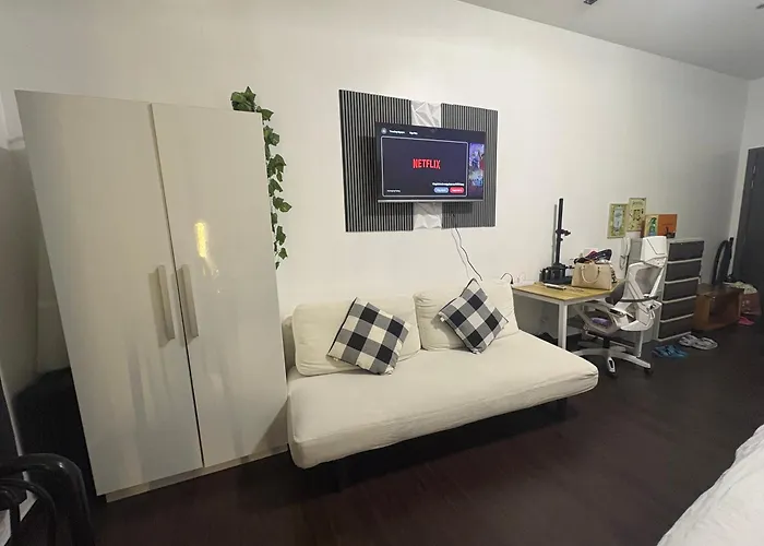 Cozy Sozy 2 - Knighstbridge Residences Makati شقة